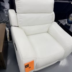 New Power Recliner For $41 Downpayment Financial