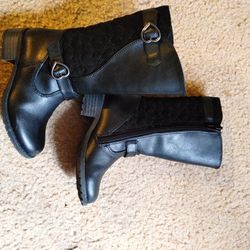 9c Black Boots