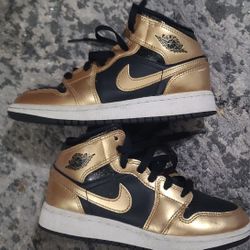 NIKE JORDAN   Size 3.5 Y  Like New