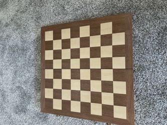 Collapsible chess board