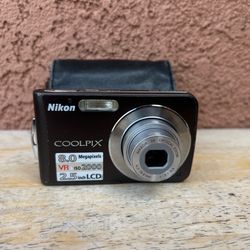 Nikon Coolpix S210 Digital Camera
