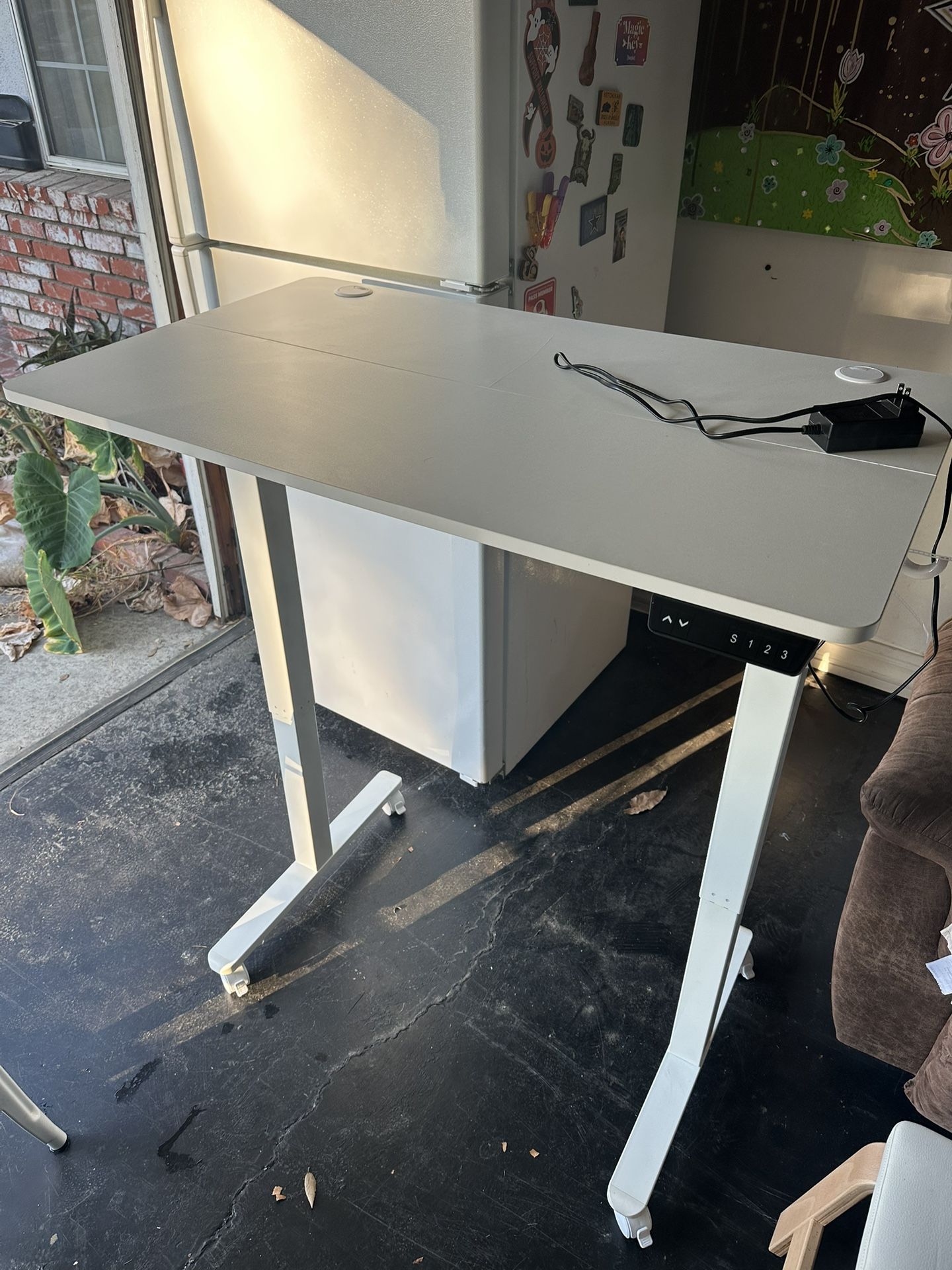 Electric Stand Up Desk - White