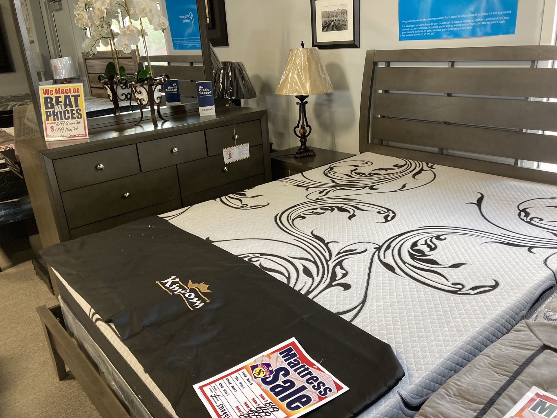 Gorgeous Bedroom Set 🧡 Easy Financing Available 😊 Free Delivery 📦