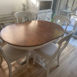 Wooden Canadal Table With Four Chairs