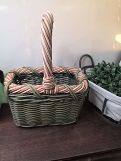 Wine wicker multicolor basket
