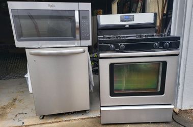 2022 Whirlpool Set In Great Condition $700