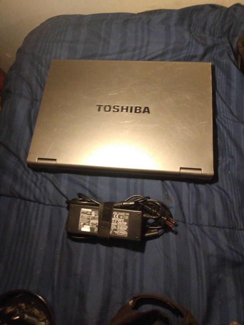 Laptop PC Toshiba Satellite Pro
