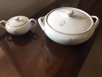 Dishes for soup and gravy or yogurt