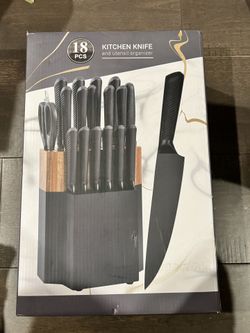 New Never Used Knife Set 18pcs