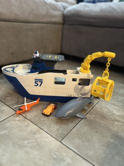 Matchbox Marine Rescue Shark Ship. Barco de rescate marino con diseño de tiburón Matchbox