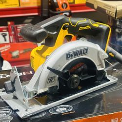 DEWALT 20V MAX Cordless Brushless 6-1/2 in. Sidewinder Style Circular Saw (Tool Only)