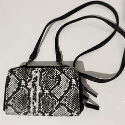 Pouch Wallet With Strap Crossbody Bag Snake Print Black and White 7x5”