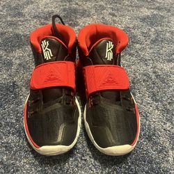 Kyrie Basketball Shoes