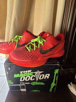 Kobe reverse Grinch size 7y