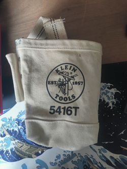 Klein Tools
9 in. Canvas Bull-Pin and Bolt Bag