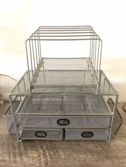 Desk organizer