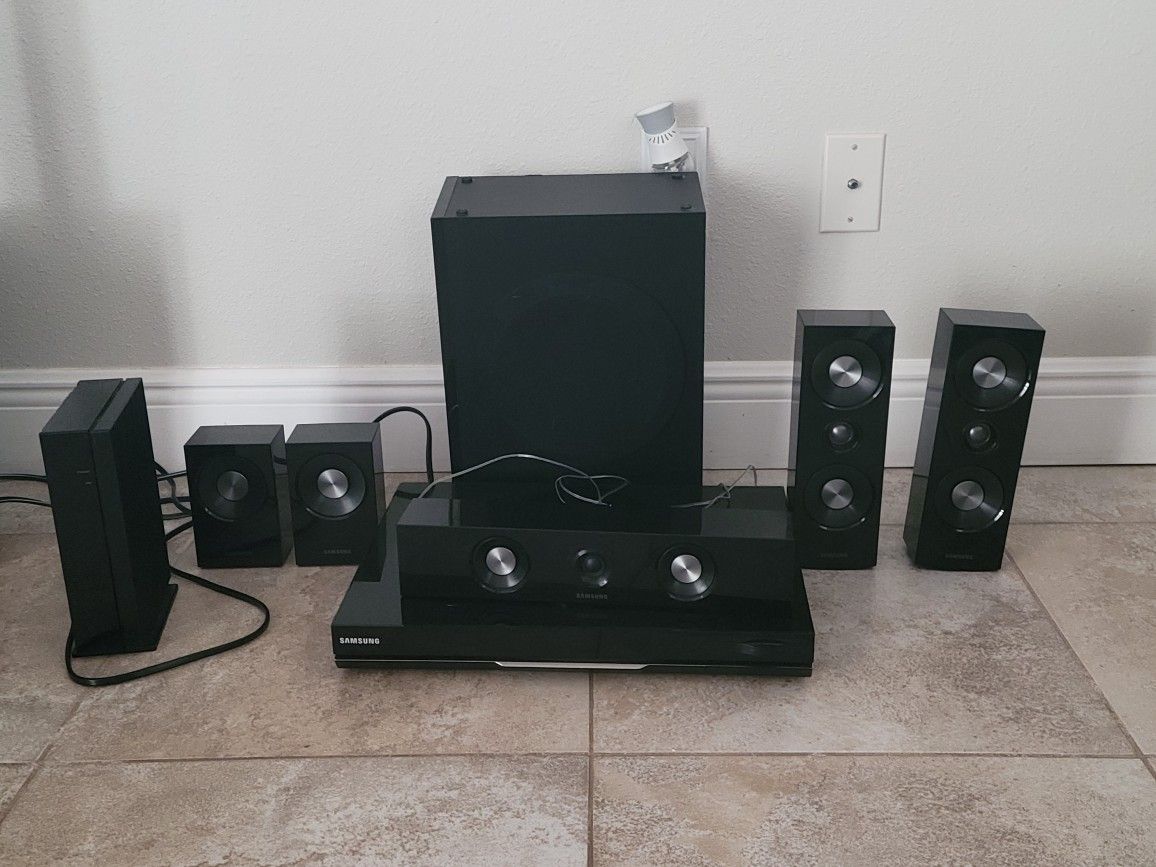Samsung HT-D6500W 3D Blu-Ray Player Home Theater System