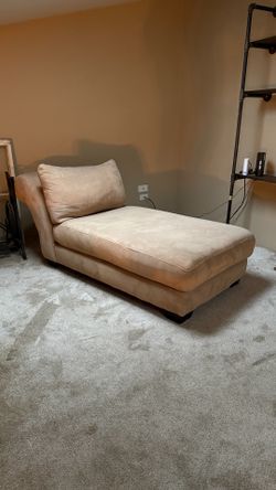 Chaise lounge