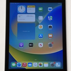 Apple iPad 5 5th Generation  9.7” 32GB Wi-Fi Tablet Space Gray