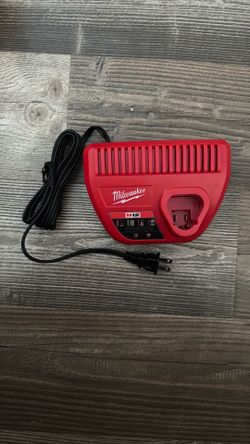 Milwaukee M12 Charger