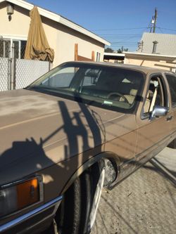 90 ford Lincoln $1200