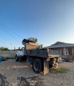 Dump truck