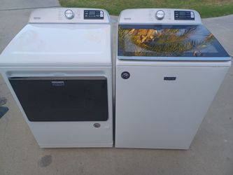 Maytag Washer and gas Dryer Set