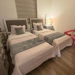 Twin Beds 