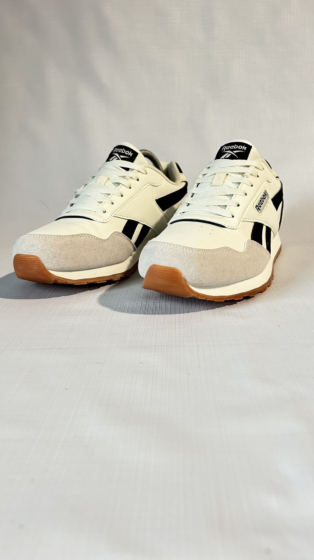 Reebok Harman Run Classic Sneakers - Timeless Style! Us 9.5