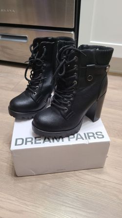Dream Pairs Black Lace-Up Heeled Combat Boots