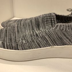  Women's Steve Madden Black and White Blended Fabric Slip On’s Size 8.5 M