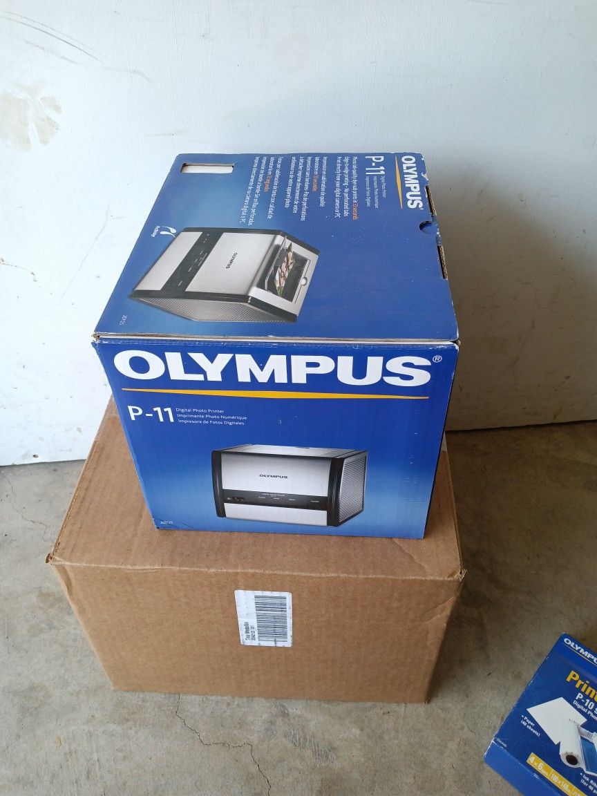OLYMPUS DIGITAL P-11 PHOTO PRINTER