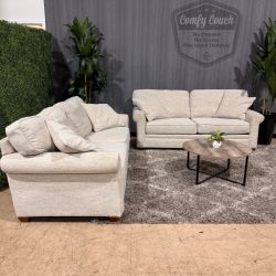 🛋️Cream Love Seat Set (Delivery Available!! )