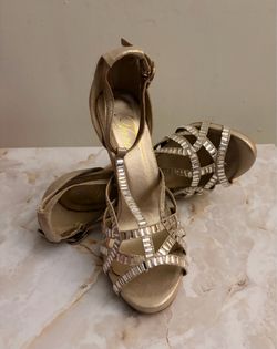 Tara Gold High Heels Size 6.5M