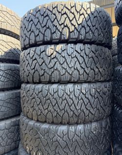 275/70/18 Vendo Un Set De Llantas Marca Bfgoodrich Con Un 80% De Vida
