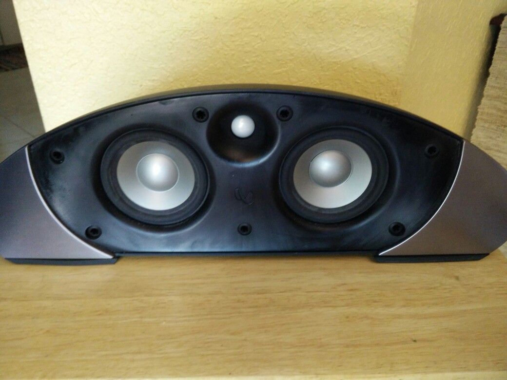 Infinity center channel speaker..mint!! Like new!! Sounds awesome!! Beautiful design!!