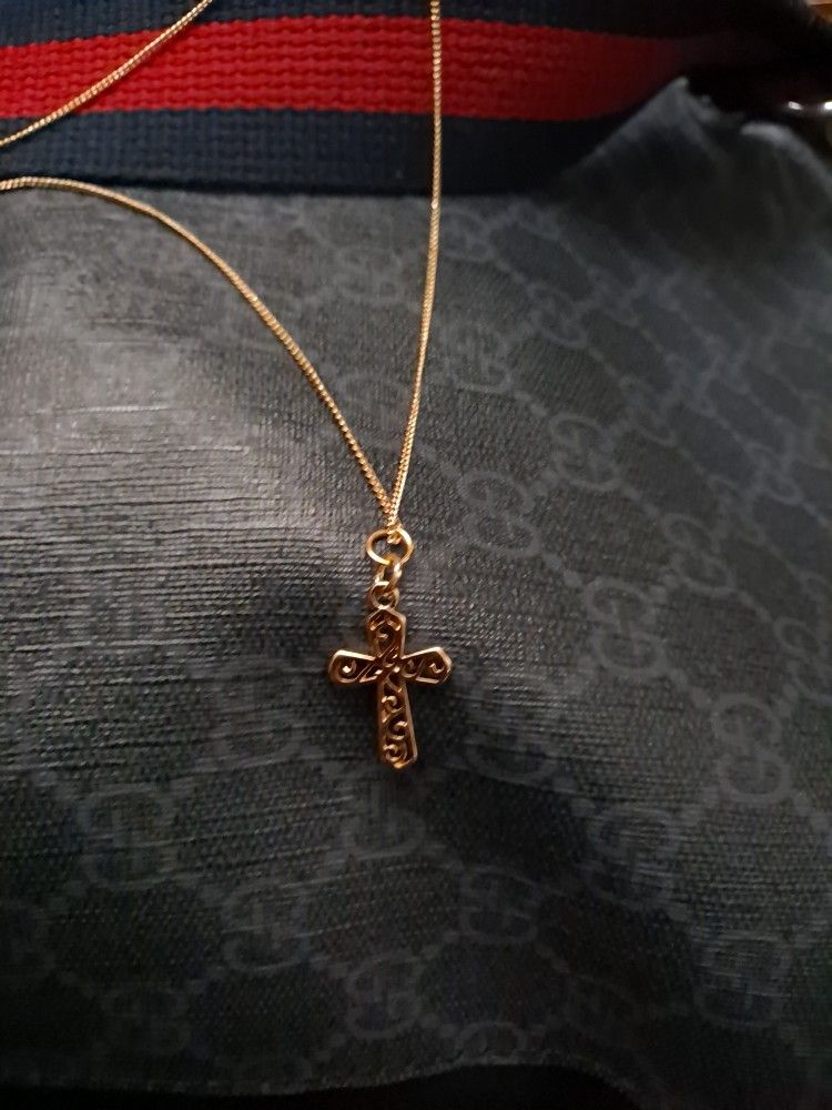 Gold Chain With Cross Pendant 