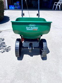 Scotts Turf Builder EdgeGuard Mini Broadcast Spreader for Grass Seed, Fertilizer