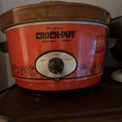 Vintage Red Retro 4 Quart Rival 3350 Crockpot