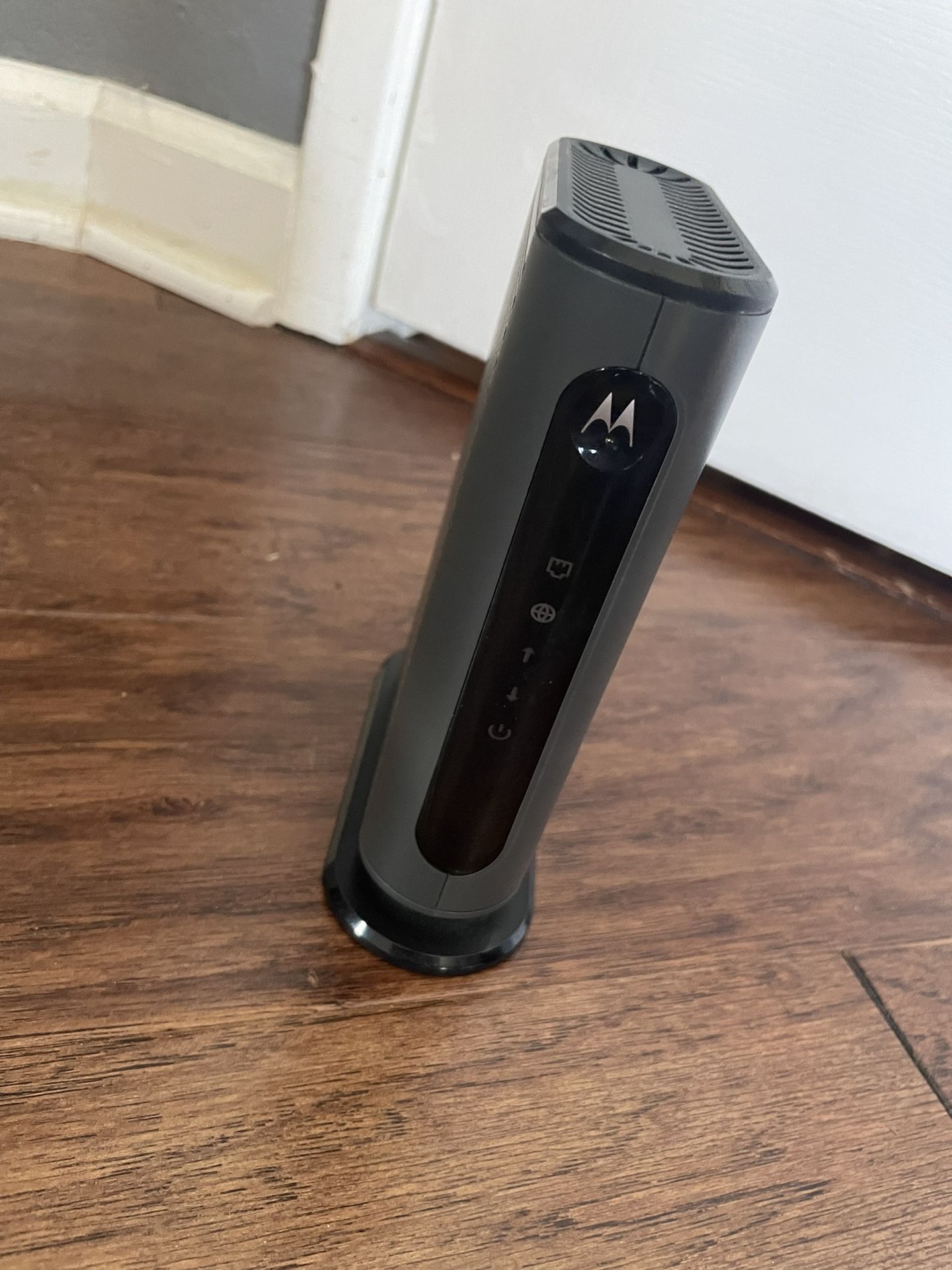 Motorola MB7420 16×4 Cable Modem