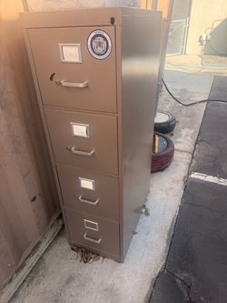 4 Drawer File Cabinet
