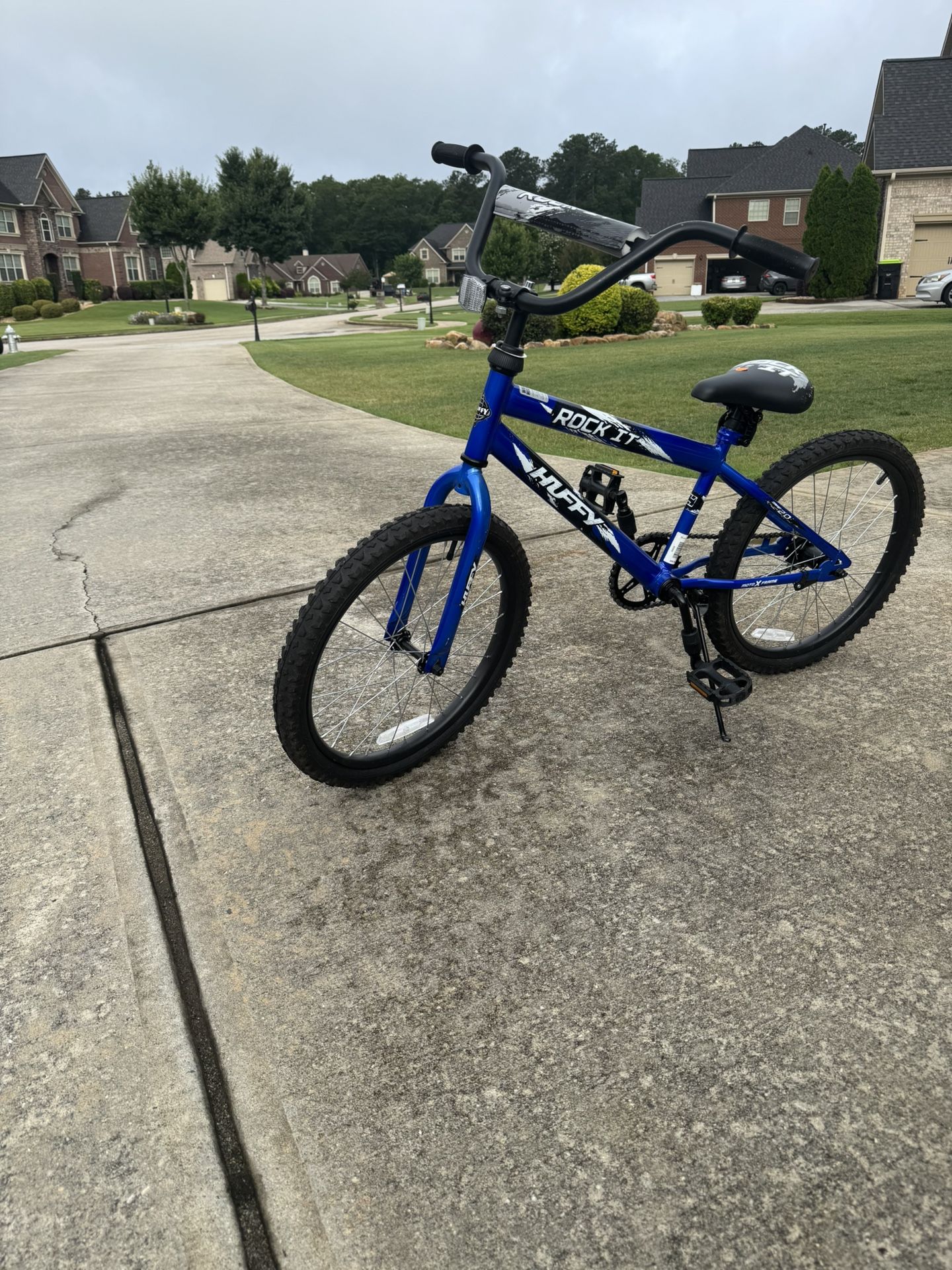 Cool Blue “Rock It” BMX Bike – Summer-Ready Ride!