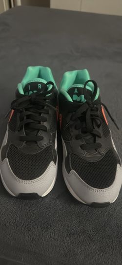 Nike Air Max Icarus Size 7.5