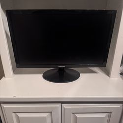 Samsung 24 inch monitor