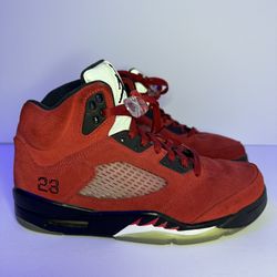 Jordan 5 “Raging Bulls” size 9