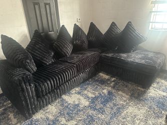 🛋️🔥 BLACK PLUSH SECTIONAL — IN STOCK & GOING FAST 🔥 $0 Down, Flexible Payments Available