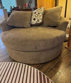 Lounge chair with decorative pillows