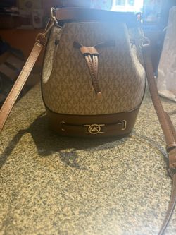 Michael Kors Bucket Bag