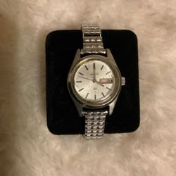 Vintage Silver Tone Quartz Stainless Steel Watch With Stretch Band (SEIKO)