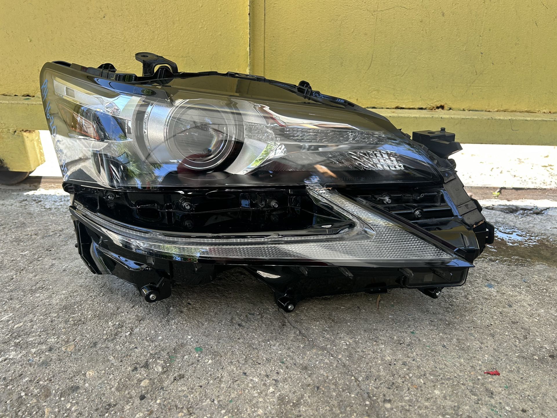 2016-2020 LEXUS GS350 RH LED HEADLIGHT OEM